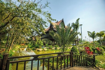 phum mongkol village