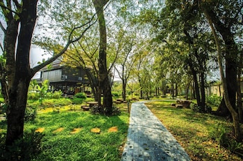 phum mongkol village