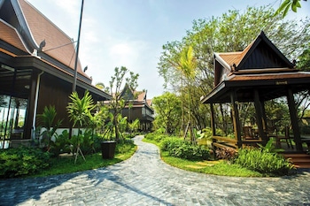 phum mongkol village