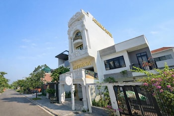 Athena Hotel,,2 star