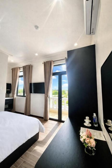 the grand hotel vinh long