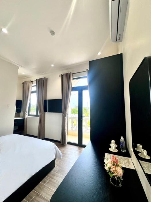 the grand hotel vinh long