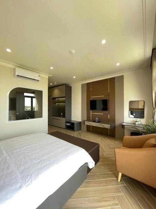 the grand hotel vinh long