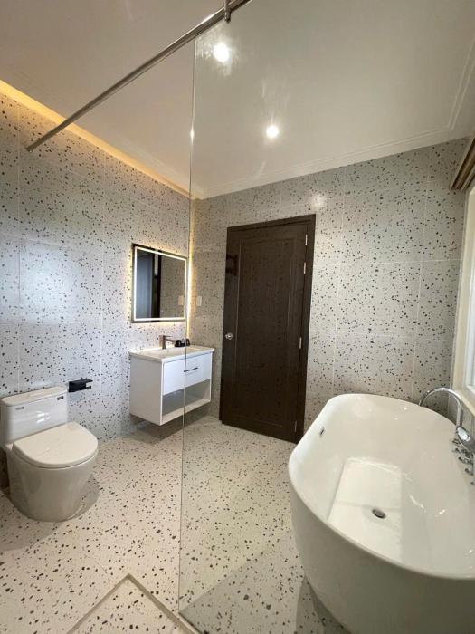 the grand hotel vinh long