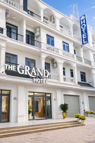 the grand hotel vinh long