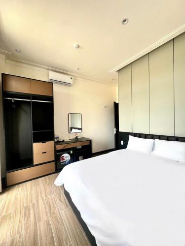 the grand hotel vinh long