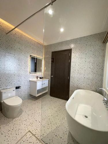 the grand hotel vinh long