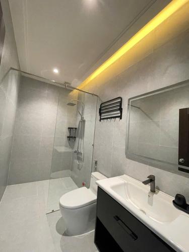 the grand hotel vinh long