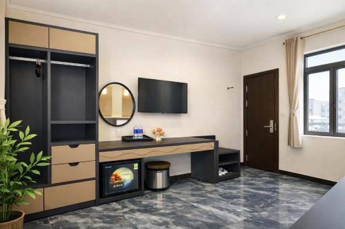 the grand hotel vinh long