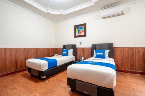 rehat at hotel sabang