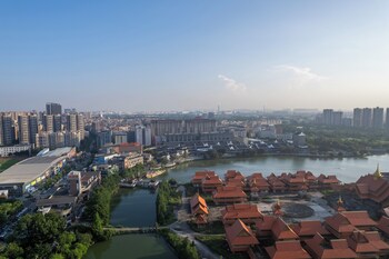 crystal bay bishuiwan hotel machong