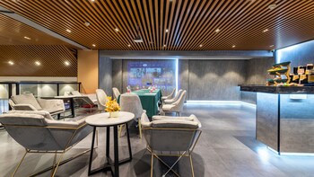 crystal bay bishuiwan hotel machong