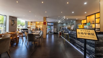 crystal bay bishuiwan hotel machong