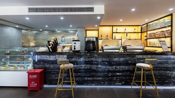 crystal bay bishuiwan hotel machong