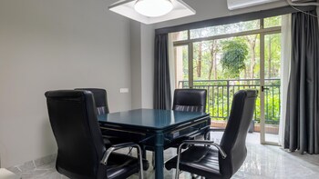 crystal bay bishuiwan hotel machong
