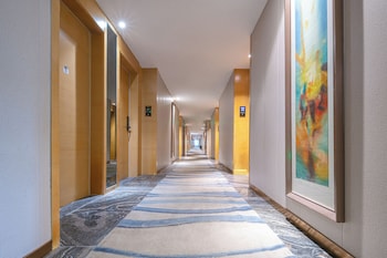 weston coastal hotel baoan intl airport