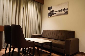hotel golden bird
