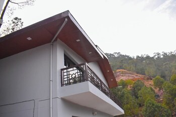 pinewood manor kasauli