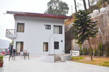 pinewood manor kasauli