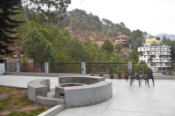 pinewood manor kasauli