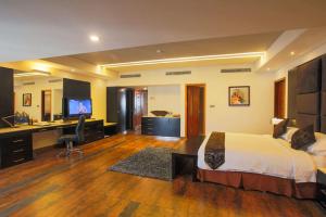 Long Beach Hotel,Chittagong Division>>Cox's Bazar,5 star
