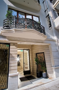 the newel kolonaki