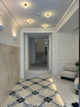 the newel kolonaki