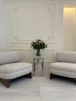 the newel kolonaki
