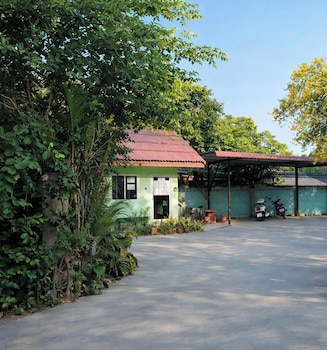 f h r krabi city hotel