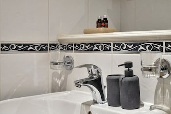 hertford flat 6