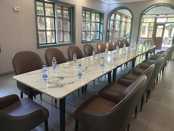 jun yue gra lagos hotel