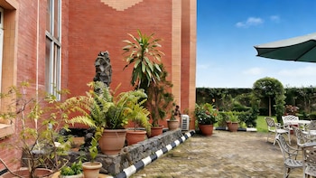 jun yue gra lagos hotel