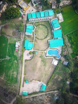 baris resort corbett