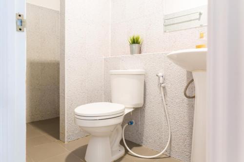 the beach cha am guest house