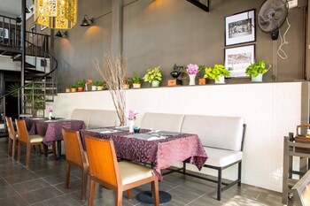 the beach cha am guest house