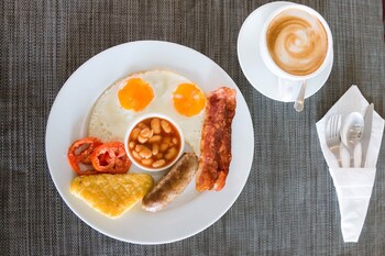 the beach cha am guest house