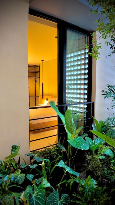 hotel iconik