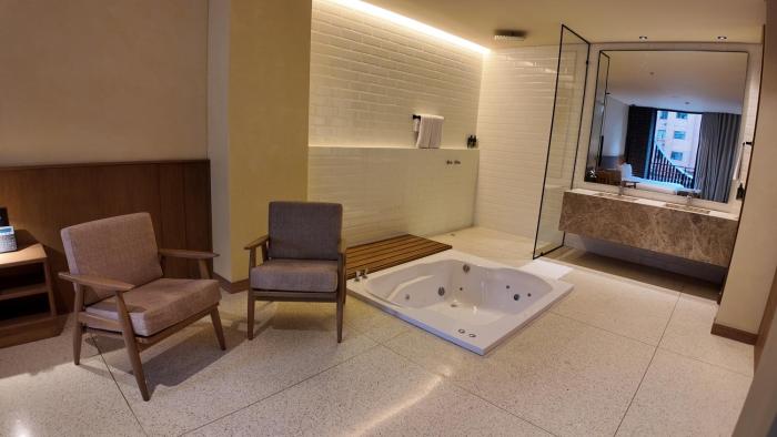 hotel iconik