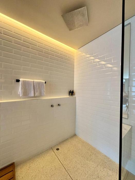 hotel iconik