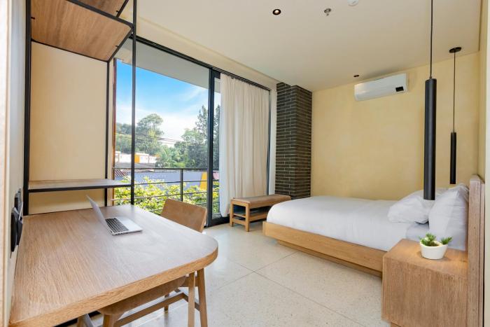 hotel iconik