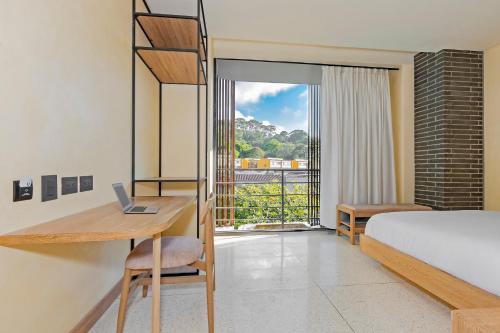 hotel iconik