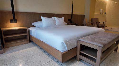 hotel iconik