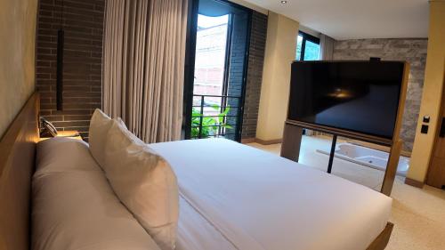 hotel iconik
