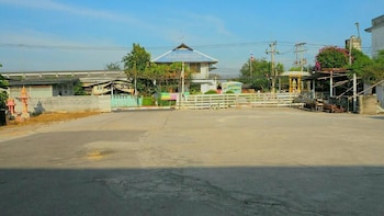 Charinsup Hotel,,3 star