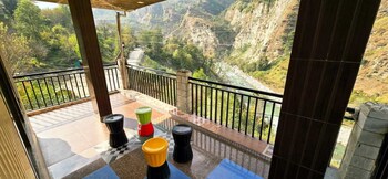 The Aston Hills Kasol,,2 star