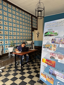 Hostal Harvest House,,3 star