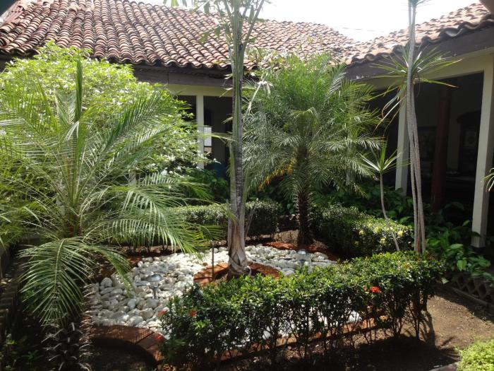 hostal harvest house