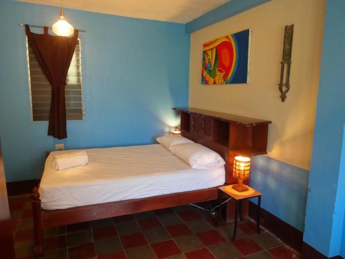 hostal harvest house
