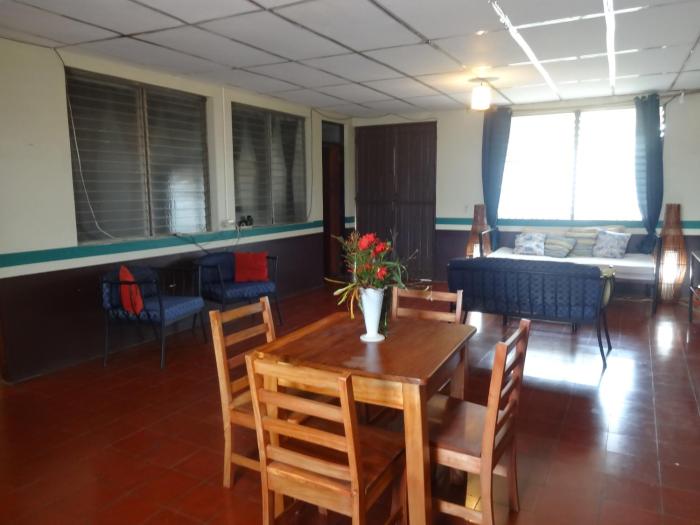 hostal harvest house