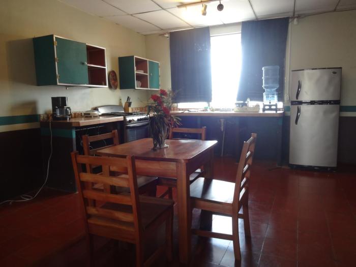 hostal harvest house